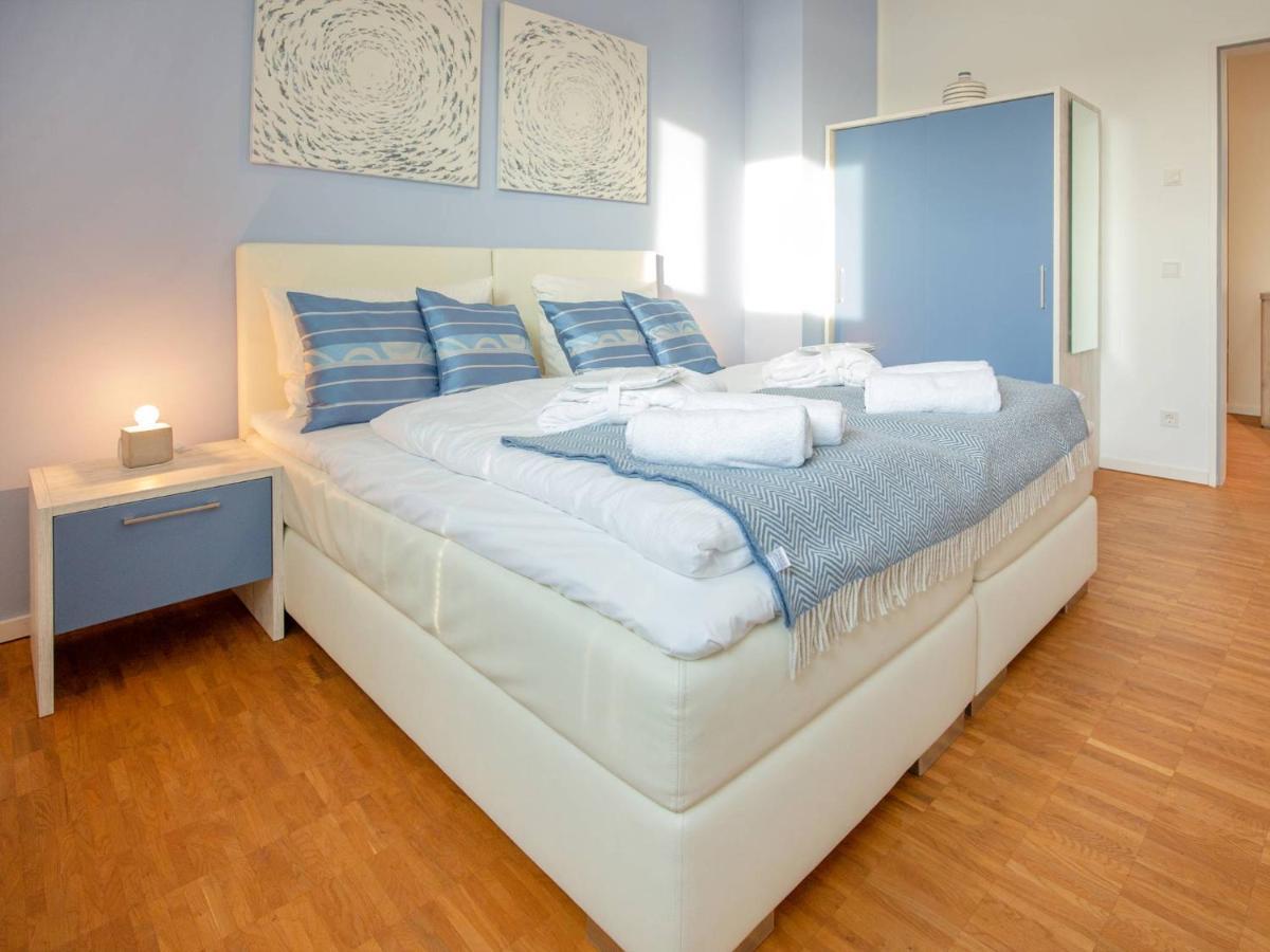 Mit 2 Schlafzimmern, Terrasse Und Balkon Dr 434 *